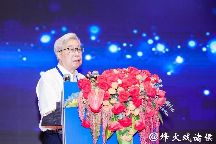 从搬运工到院士：欧阳钟灿的跨界科学人生