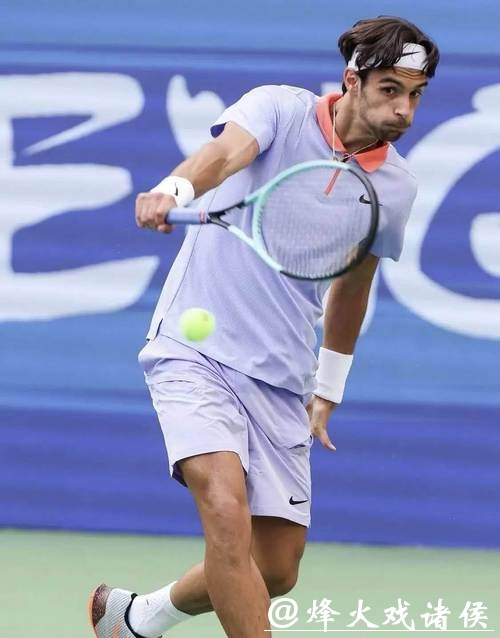 阿尔卡拉斯2-0横扫穆塞蒂 正式锁定年终第一