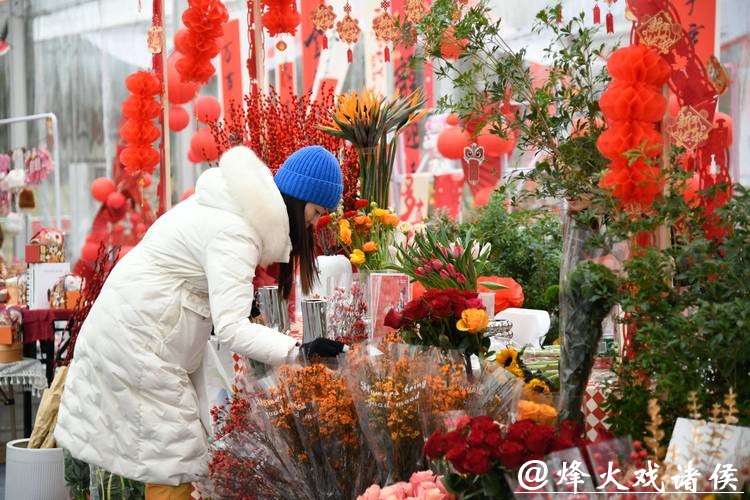 【城事】申城年宵花市场繁花竞艳 新中式花艺与进口新宠扮亮新春